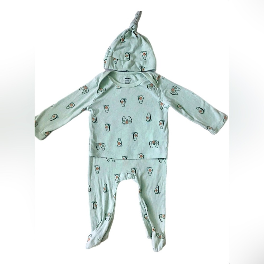 • 3 pieces avocado PJ matching set • Gerber• Baby clothing• 3-6 months old